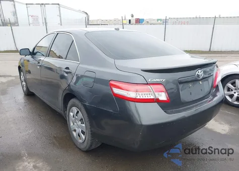 2010 Toyota Camry Le z USA, uszkodzony, nr VIN 4T1BF3EK8AU511240